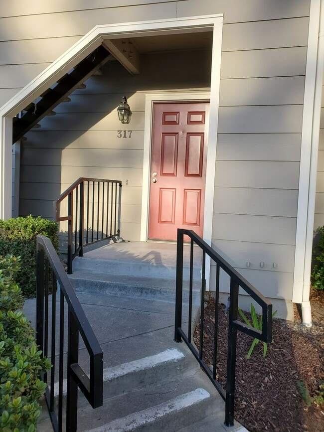 Building Photo - Beautiful Updated Condo in Prime San Ramon...