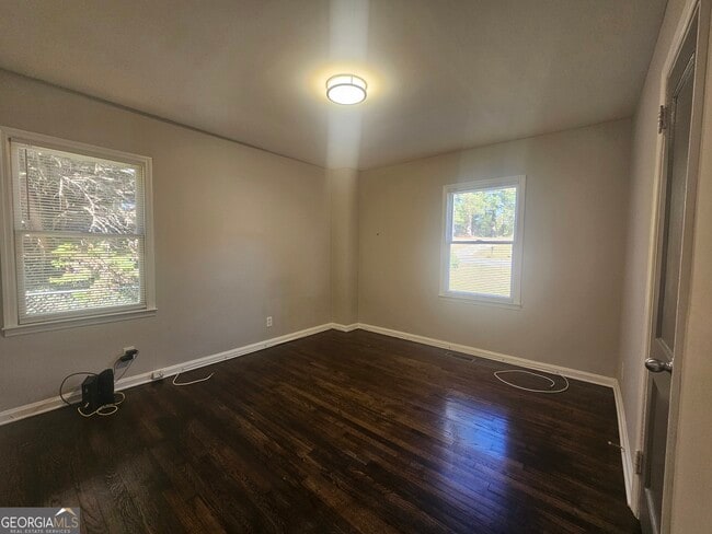 Building Photo - 68 Fourth St Ext