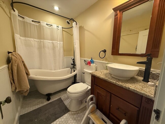 Building Photo - 45800 W Ann Arbor Trail