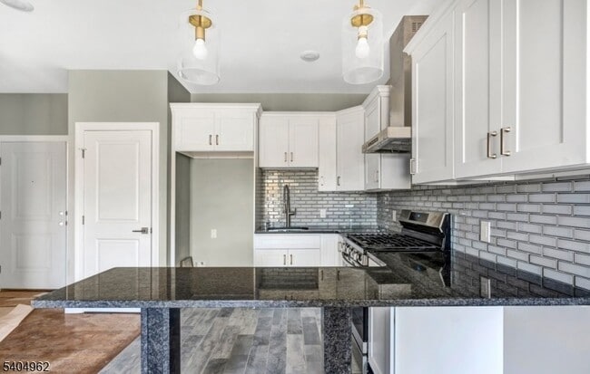 Building Photo - 318 Dixon Ave