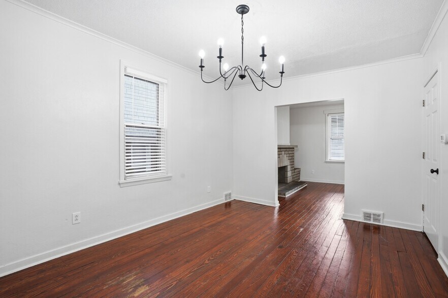 Building Photo - 107 Catskill Ave