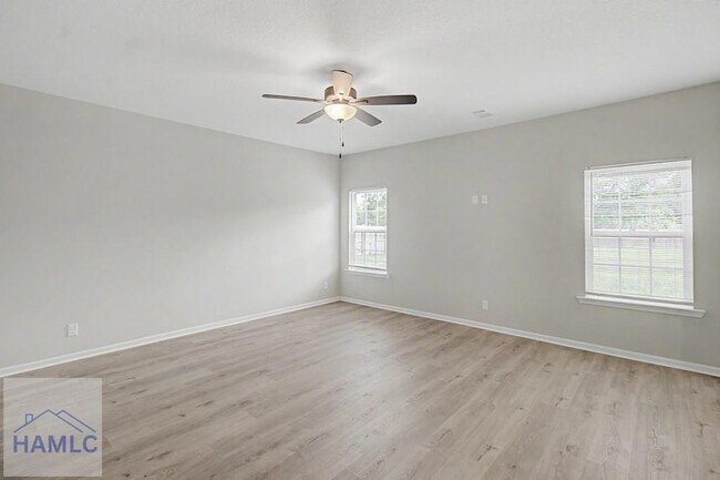 Building Photo - 18 Sunflower Cir NE