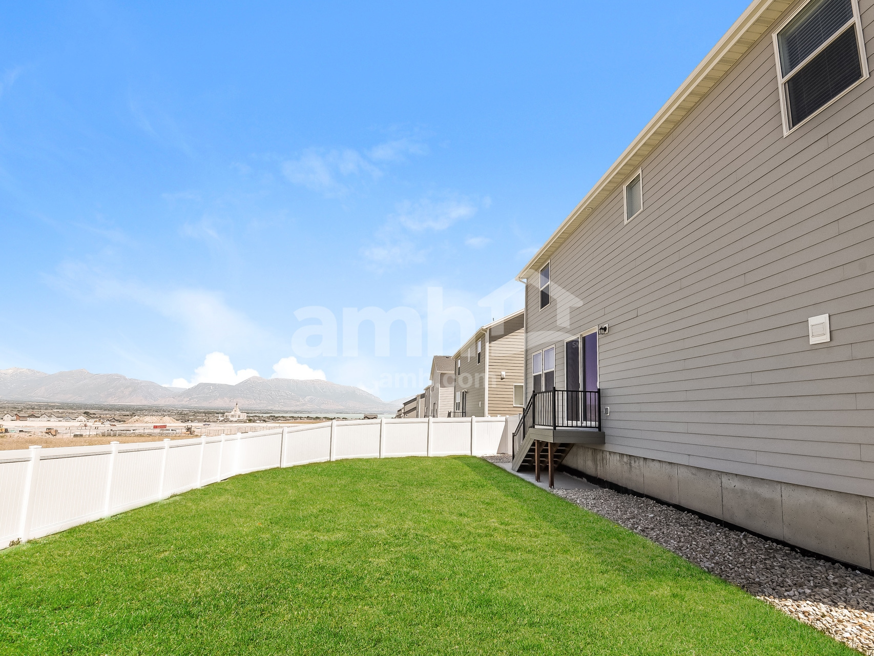 Building Photo - 1272 W Mahogany St
