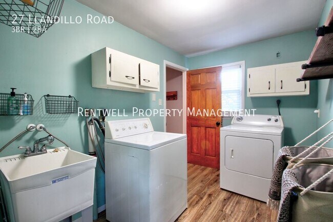 Building Photo - 27 Llandillo Rd