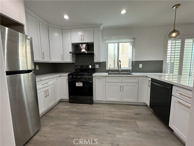 Building Photo - 11438 Moorpark St