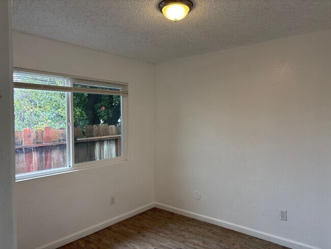Building Photo - 828 Astor Dr