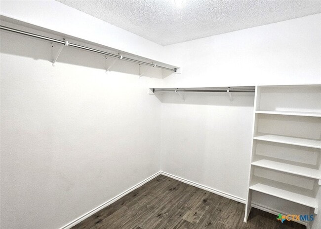 Building Photo - 1648 Dogwood Ln