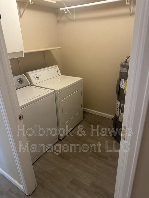 Building Photo - 4531 Boardwalk Dr