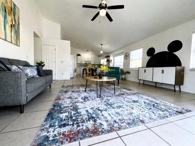 Building Photo - 605 Rochester Loop