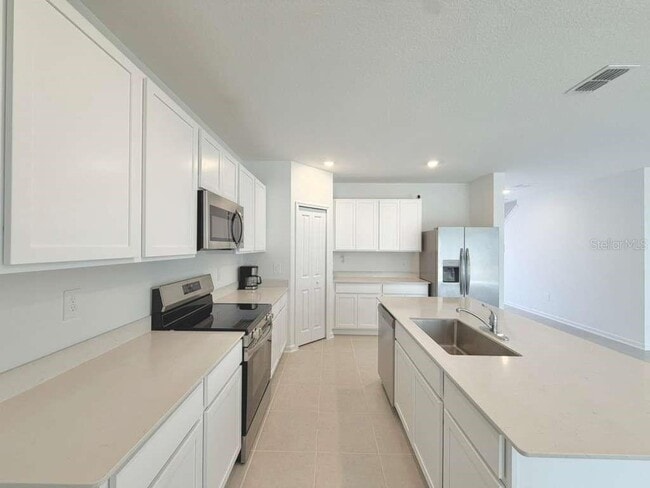 Building Photo - 3638 Hardman Dr