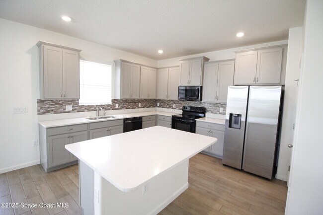 Building Photo - 3959 Alligator Flag Cir