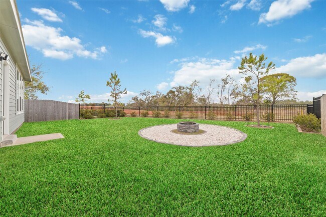 Building Photo - 32906 School Hl Rd