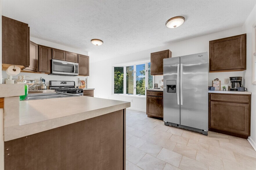 Building Photo - 521 Woodhaven Dr