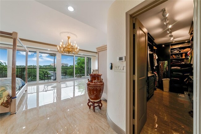 Building Photo - 6100 Paradise Point Dr