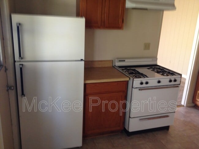 Building Photo - 6188 Stanley Dr