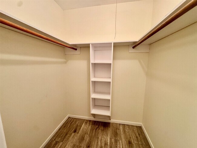 Building Photo - 22306 Waynoka Rd