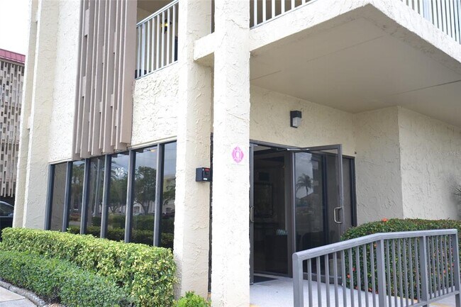 Building Photo - 105 Island Way