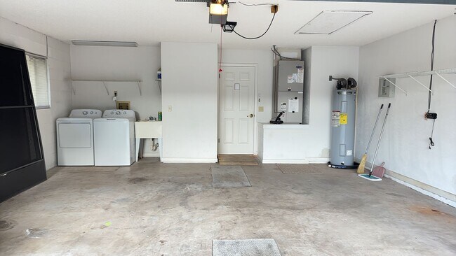 Building Photo - This amazing home located in the S Section of Palm Coast