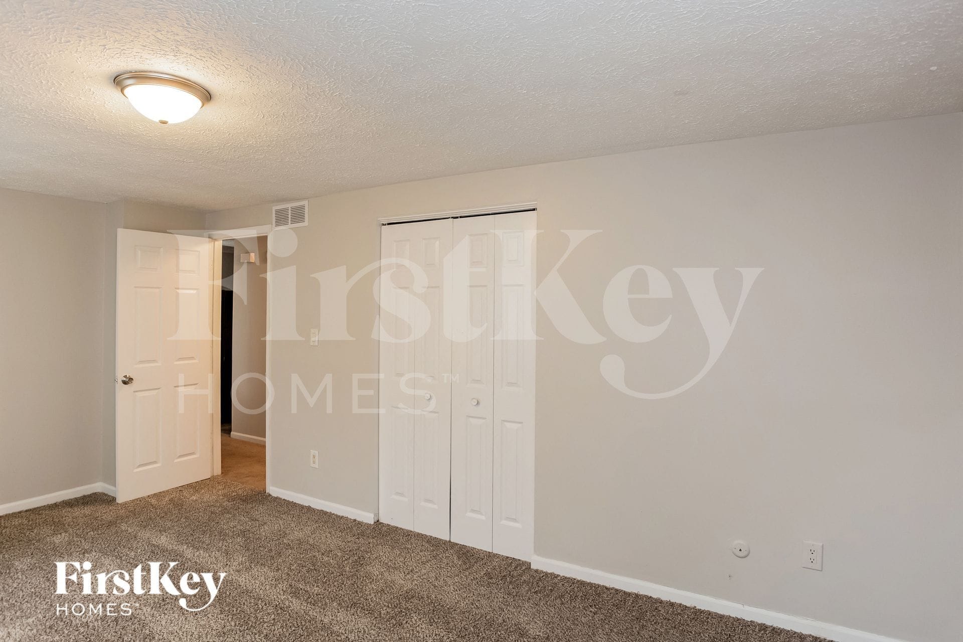 Building Photo - 5729 Ensenada Ave