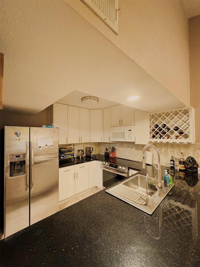 Building Photo - 12948 Greenway Chase Ct