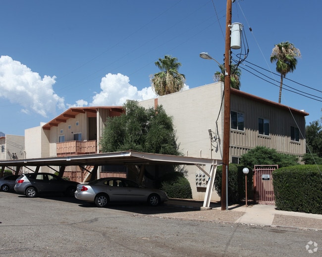 Royal Alvernon Apartments 2525 N Alvernon Way Tucson AZ 85712