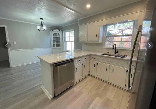 Building Photo - Deposit Special! You're Home Awaits