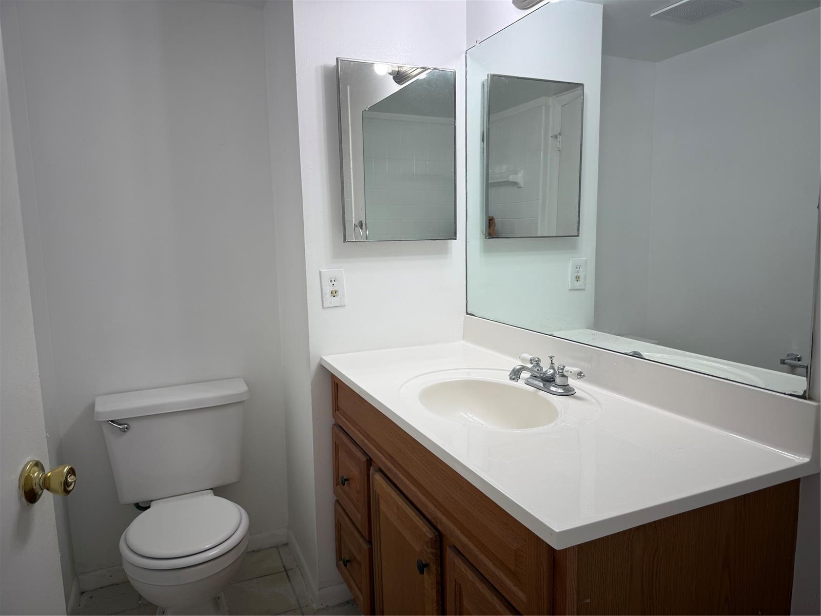 Building Photo - 10007 Winding Lake Rd