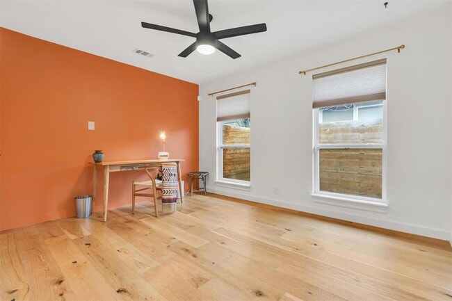 Building Photo - 9700 Sugar Hill Dr