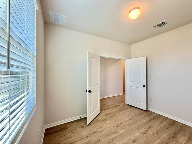 Building Photo - 617 Palo Brea Lp