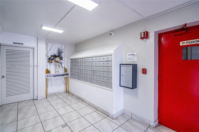 Building Photo - 3030 Marcos Dr