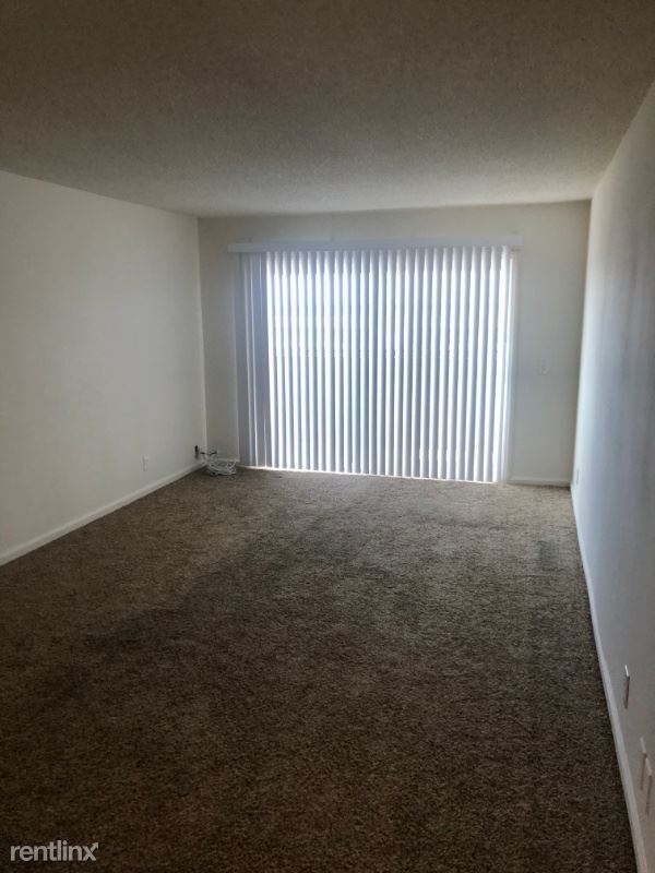 Building Photo - 3 br, 2 bath Condo - 341 E Surfside Dr