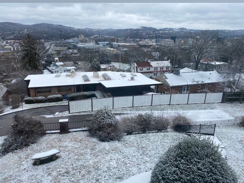 Building Photo - 124 Sheridan Cir