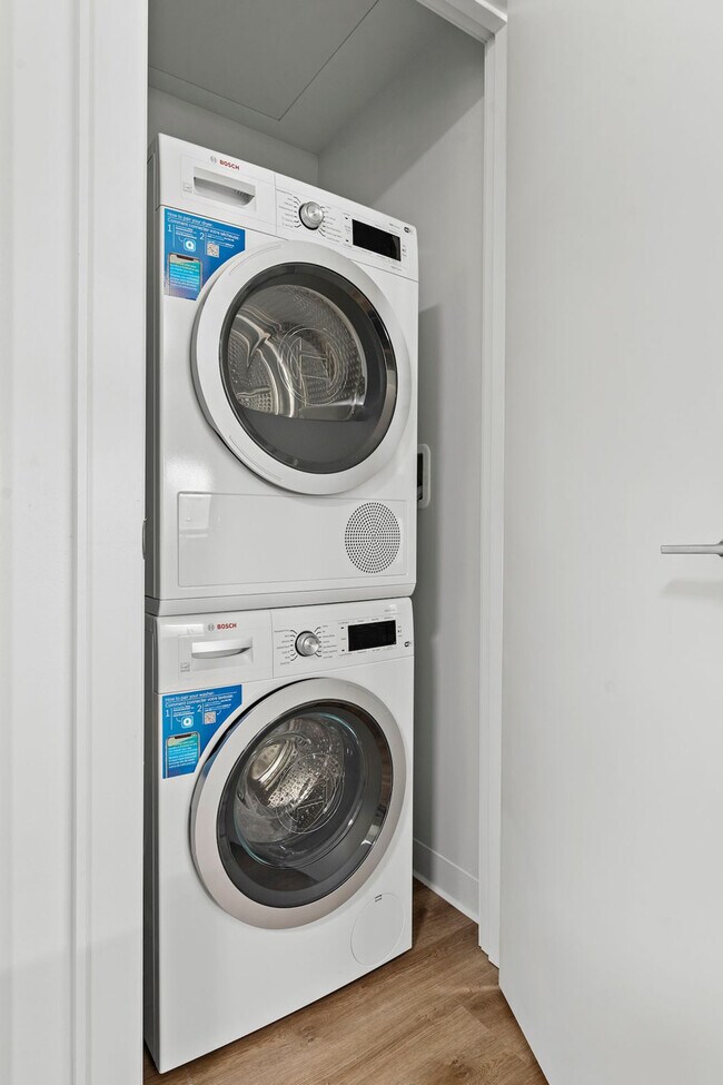 Building Photo - 280 Western Ave