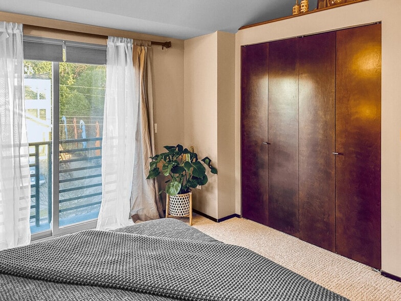 Building Photo - 2445A 55th Ave SW