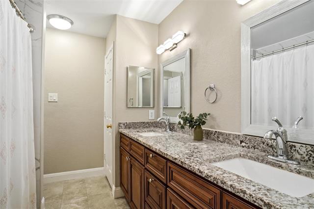 Building Photo - 1800 Sumac Dr