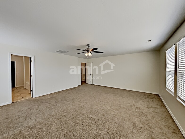 Building Photo - 1830 S 875 E