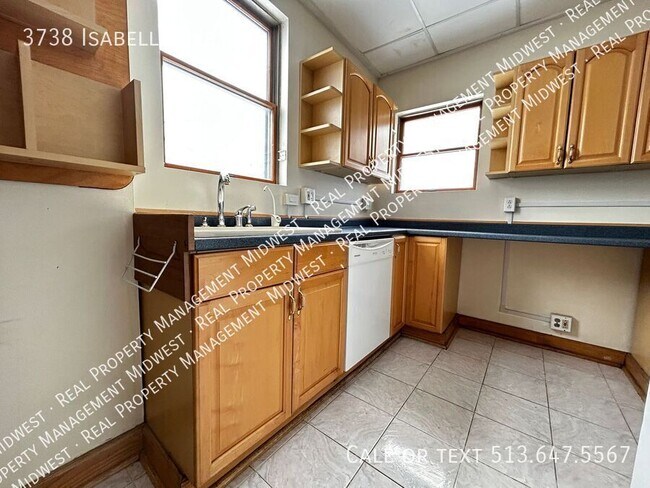 Building Photo - 3738 Isabella Ave