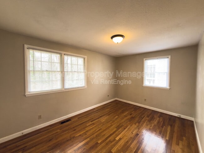 Building Photo - 5317 Coronado Dr