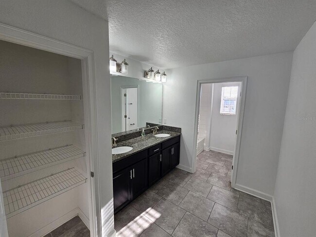 Building Photo - 3059 Beaver Creek Dr