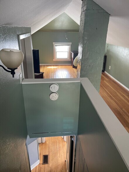 Building Photo - 721 24th St N