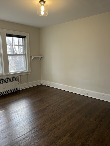 Living Room - 88 Mount Pleasant Ave