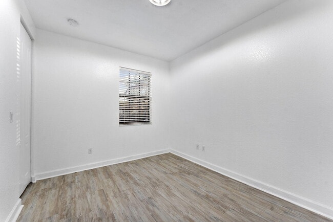 Building Photo - 3841 Aspen Leaf Dr