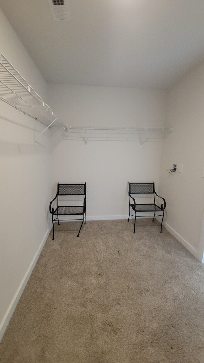 Building Photo - 7203 Chatfield Wy NW