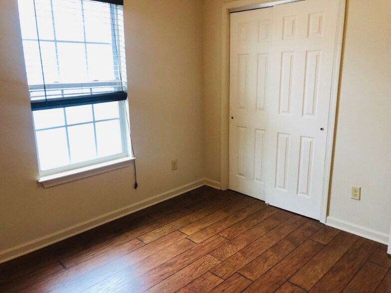 Building Photo - 3155 N Rocheblave St