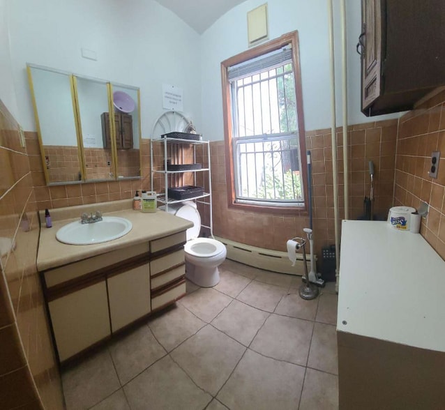 Building Photo - 120 India St