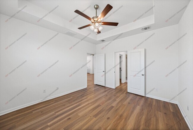 Building Photo - 8114 Timber Holw Ln