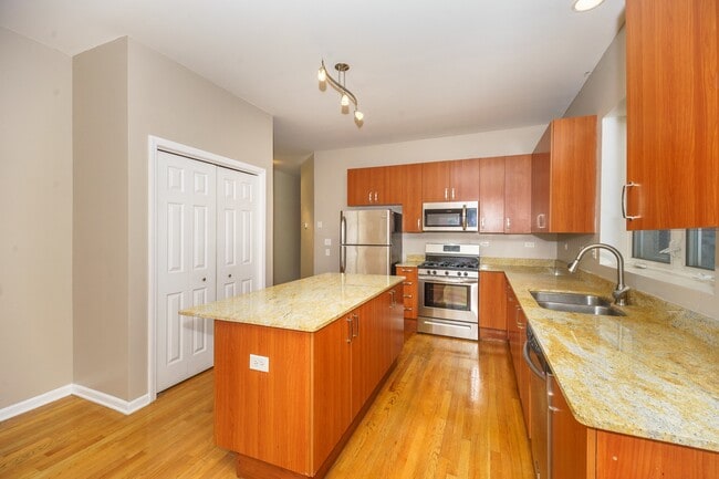 Building Photo - 4433 S Calumet Ave