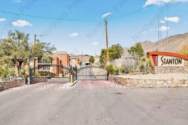 Building Photo - 4433 N Stanton St