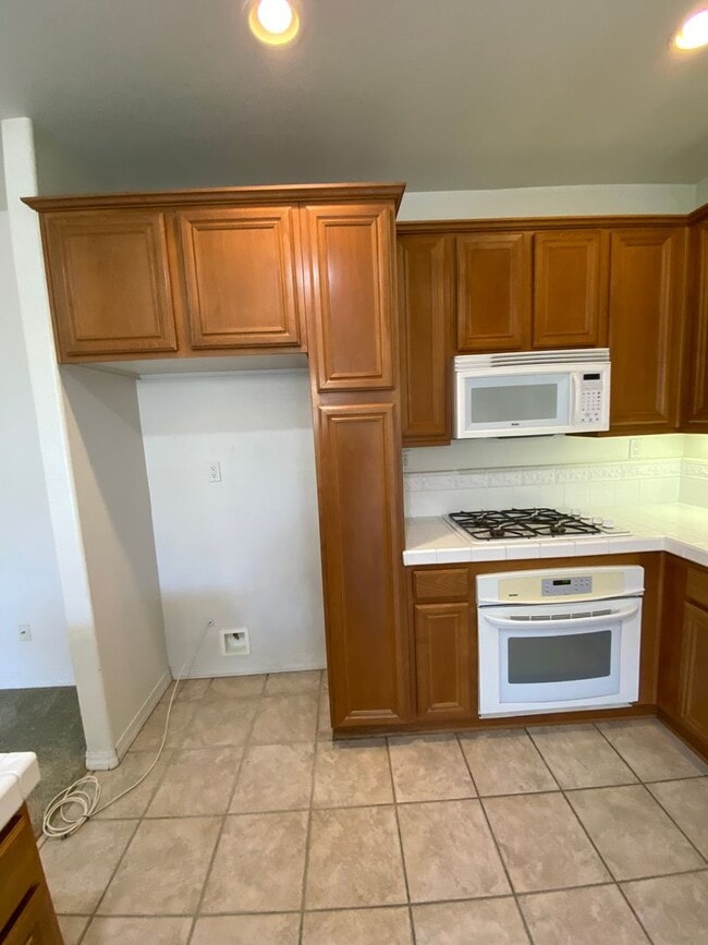 Building Photo - Beautiful Somerset Single Story Townhome N...