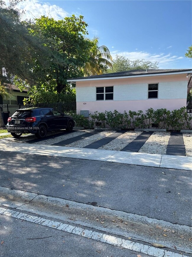 Building Photo - 424 NE 64th St